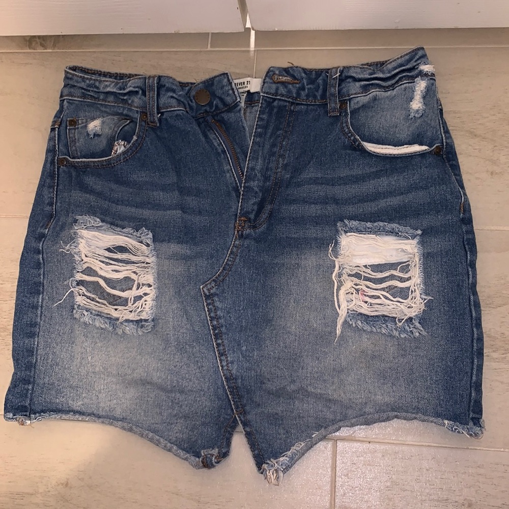 Forever 21 jean skirt size 28